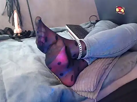 GoddessMonicaNylon online show from October 31, 12:46 pm