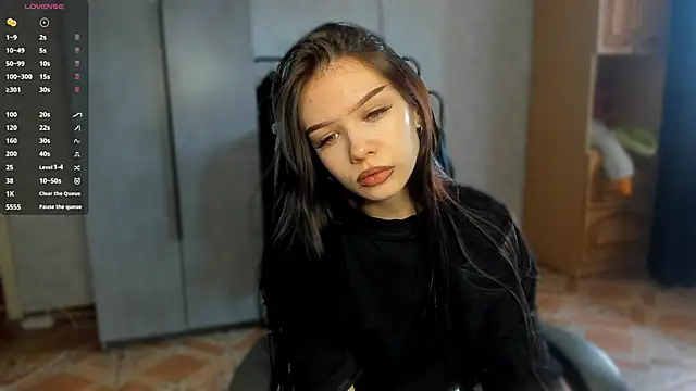 Snapshot of SweetyDeviliya chatting on June 11, 8:22 am SweetyDeviliya online show from June 11, 8:22 am