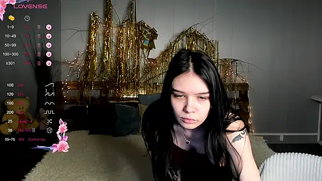 Snapshot of SweetyDeviliya chatting on February 4, 12:11 pm SweetyDeviliya online show from February 4, 12:11 pm