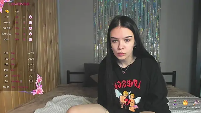 Snapshot of SweetyDeviliya chatting on February 27, 7:51 am SweetyDeviliya online show from February 27, 7:51 am