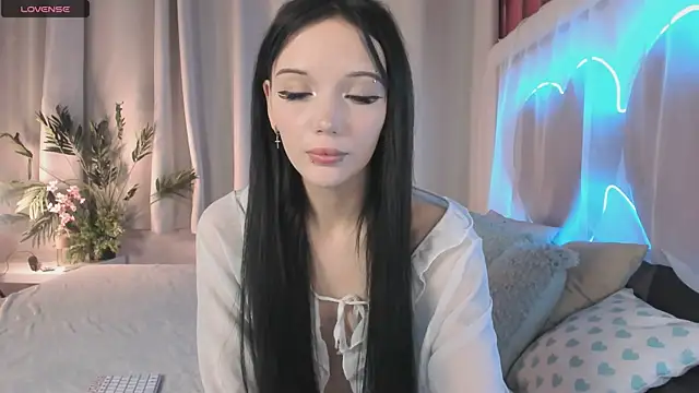 AliceBrunne online show from February 18, 4:48 am