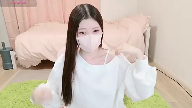 Snapshot of MARIAo0 chatting on February 15, 1:05 pm MARIAo0 online show from February 15, 1:05 pm