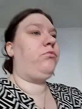 CurvyMilf1992 online show from October 15, 7:05 am