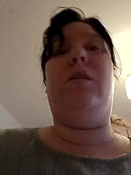 CurvyMilf1992 online show from December 6, 7:59 am
