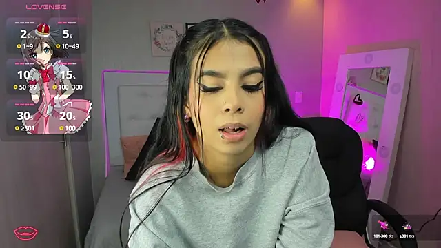 EMALINDA  HILSS online show from February 21, 11:55 am