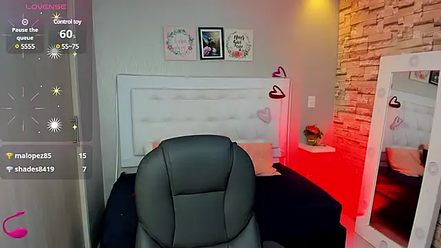 EMALINDA  HILSS online show from March 18, 3:34 am