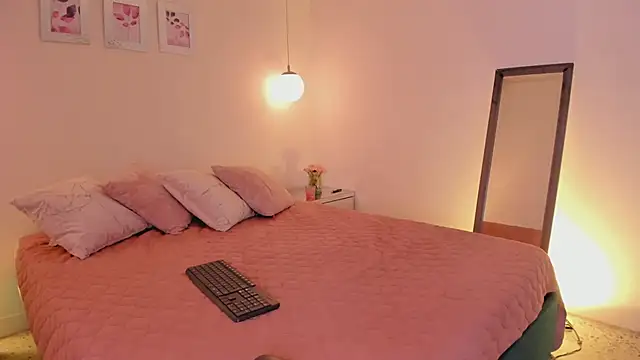 ibella7 online show from March 18, 7:15 pm