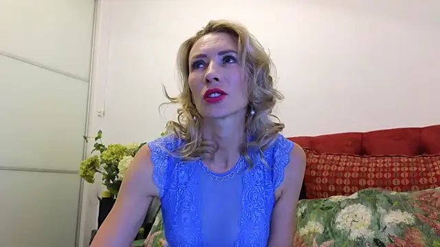 Snapshot of _Maddalena_ chatting on September 10, 8:30 pm Maddalena online show from September 10, 8:30 pm