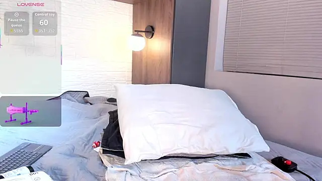 Edward max online show from December 19, 4:05 am