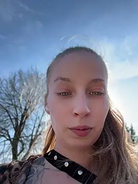 Hr Frk Olsen online show from April 17, 1:47 pm