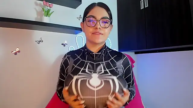 Snapshot of shelbystetson chatting on October 31, 1:30 pm shelbystetson online show from October 31, 1:30 pm