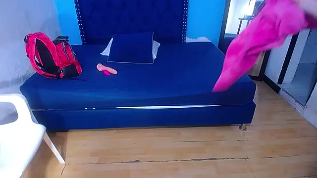 Snapshot of kinky_redhead18 chatting on November 4, 1:48 pm kinky redhead18 online show from November 4, 1:48 pm