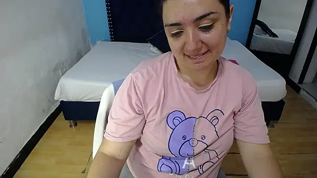 Snapshot of kinky_redhead18 chatting on September 16, 2:07 pm kinky redhead18 online show from September 16, 2:07 pm