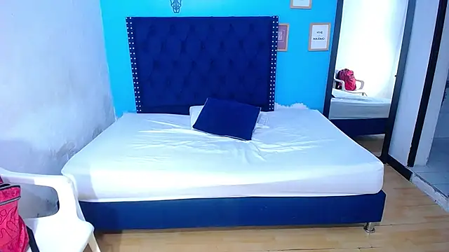 Snapshot of kinky_redhead18 chatting on September 29, 1:39 pm kinky redhead18 online show from September 29, 1:39 pm