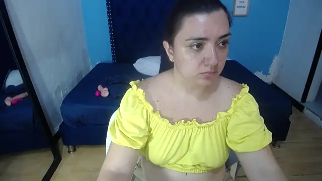 Snapshot of kinky_redhead18 chatting on October 28, 1:32 pm kinky redhead18 online show from October 28, 1:32 pm