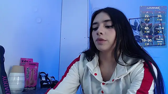 Snapshot of Kylie_golden chatting on January 14, 12:35 pm Kylie golden online show from January 14, 12:35 pm