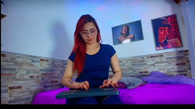 Melannytaylor online show from December 21, 1:41 am