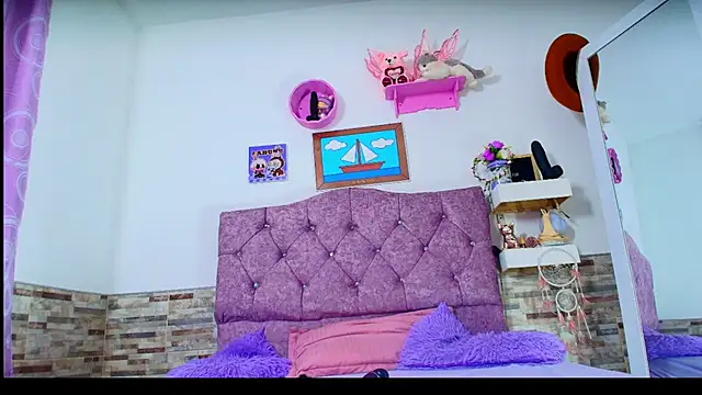 Melannytaylor online show from December 3, 7:57 pm