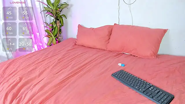 Snapshot of lanaa_paul1 chatting on March 26, 10:40 pm lanaa paul1 online show from March 26, 10:40 pm