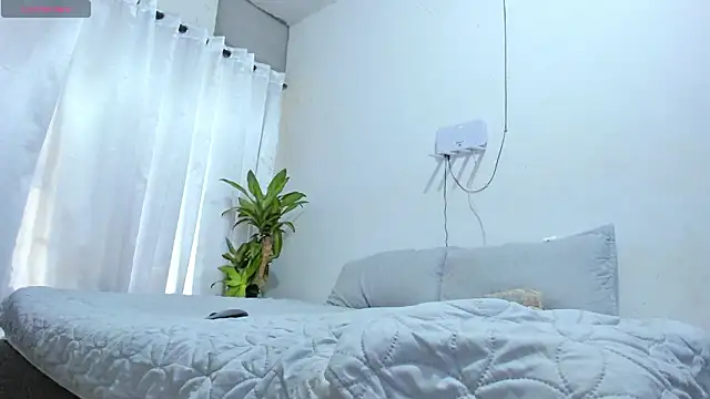 Snapshot of lanaa_paul1 chatting on March 23, 10:09 pm lanaa paul1 online show from March 23, 10:09 pm