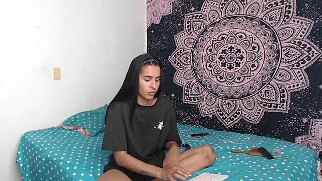 liissa 0 online show from April 17, 6:55 pm