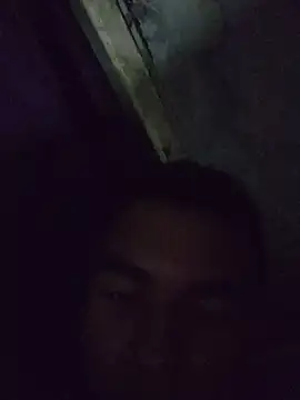 Snapshot of Reynold2608 chatting on May 17, 11:27 pm Reynold2608 online show from May 17, 11:27 pm