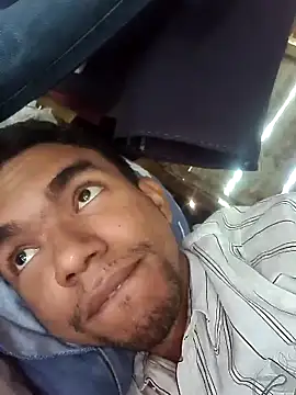 Reynold2608 online show from December 2, 4:30 pm