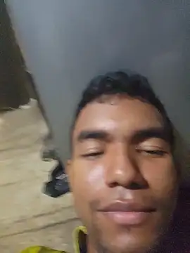 Snapshot of Reynold2608 chatting on May 17, 1:49 am Reynold2608 online show from May 17, 1:49 am