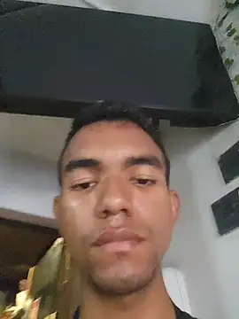 Snapshot of Reynold2608 chatting on May 14, 9:56 pm Reynold2608 online show from May 14, 9:56 pm