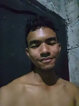 Reynold2608 online show from July 8, 1:19 am