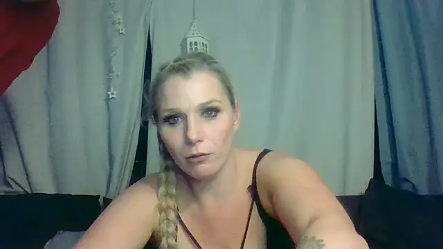 Snapshot of DevilsAngel13 chatting on October 7, 2:56 am DevilsAngel13 online show from October 7, 2:56 am