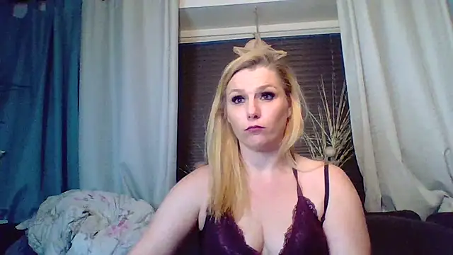 DevilsAngel13 online show from November 6, 9:30 pm