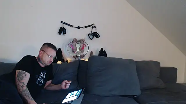 Snapshot of DevilsAngel13 chatting on February 23, 5:39 pm DevilsAngel13 online show from February 23, 5:39 pm