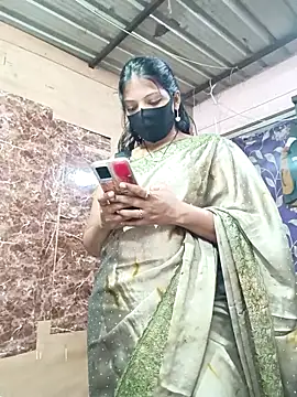 queensenorita online show from November 1, 5:25 am