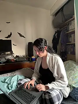 Snapshot of Nina-Chick777 chatting on July 17, 9:34 pm Nina-Chick777 online show from July 17, 9:34 pm