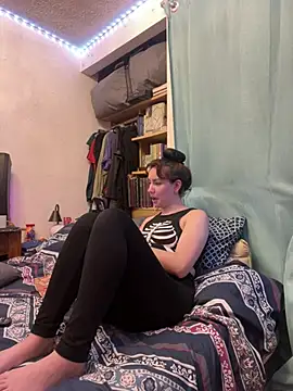 Nina-Chick777 online show from June 2, 5:29 am
