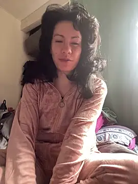 Snapshot of Nina-Chick777 chatting on June 9, 3:46 pm Nina-Chick777 online show from June 9, 3:46 pm