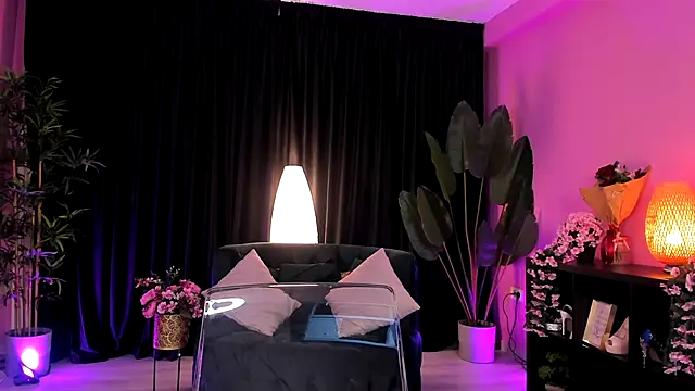 Snapshot of the_arabian_princess chatting on November 14, 4:49 am the arabian princess online show from November 14, 4:49 am