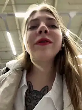 Snapshot of Sunny___Bunny chatting on February 8, 7:16 pm Sunny Bunny online show from February 8, 7:16 pm