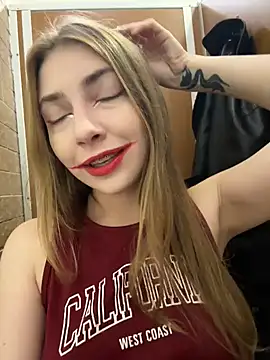 Sunny   Bunny online show from October 31, 1:08 pm