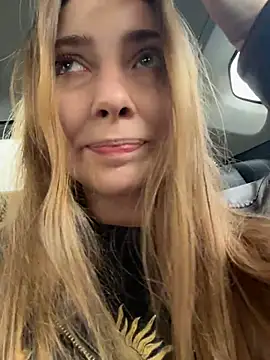 Sunny   Bunny online show from April 4, 1:06 pm