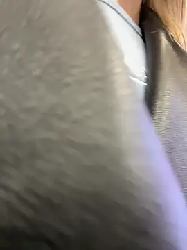 Sunny   Bunny online show from January 5, 5:27 pm