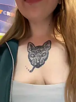Sunny   Bunny online show from May 17, 1:11 pm