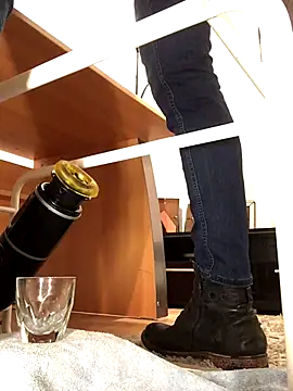 Snapshot of Inseminator69 chatting on September 18, 5:21 am Inseminator69 online show from September 18, 5:21 am