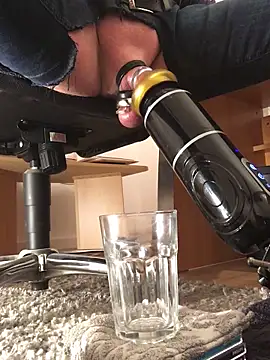 Snapshot of Inseminator69 chatting on October 8, 5:31 am Inseminator69 online show from October 8, 5:31 am