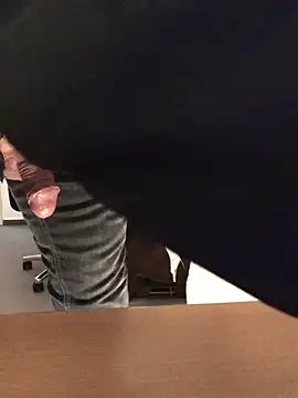 Snapshot of Inseminator69 chatting on February 25, 1:00 pm Inseminator69 online show from February 25, 1:00 pm