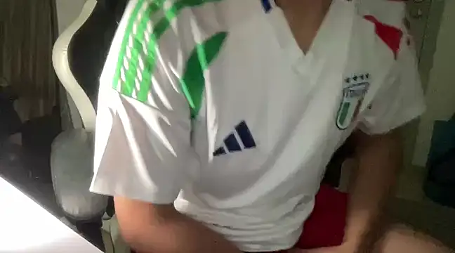 Snapshot of Chazklein chatting on January 1, 8:13 am Chazklein online show from January 1, 8:13 am