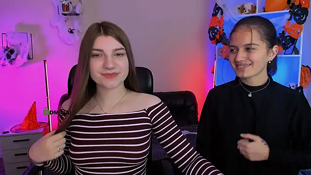 Snapshot of pure_radiance1 chatting on November 3, 10:08 am pure radiance1 online show from November 3, 10:08 am