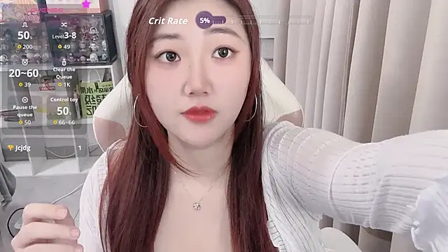 Stars Elyn online show from February 10, 12:15 pm