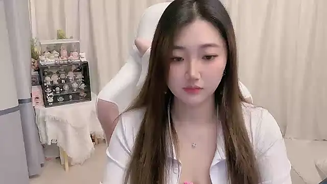 Snapshot of Stars_Elyn chatting on December 4, 12:19 pm Stars Elyn online show from December 4, 12:19 pm